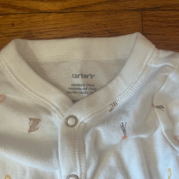 Lot of Gender Neutral Newborn Baby Clothes - Picture 4 of 6